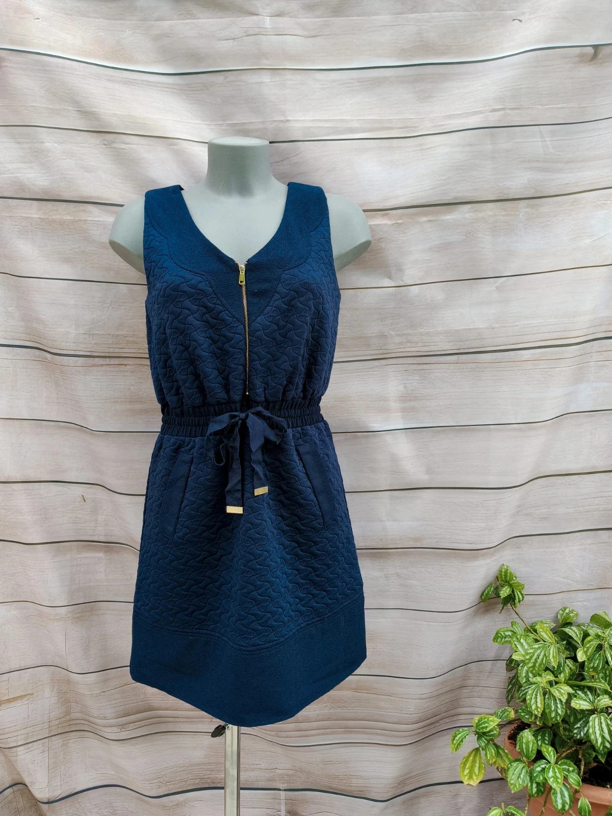Vestido Sfera en color azul marino, talla S / EUR 36. 💜